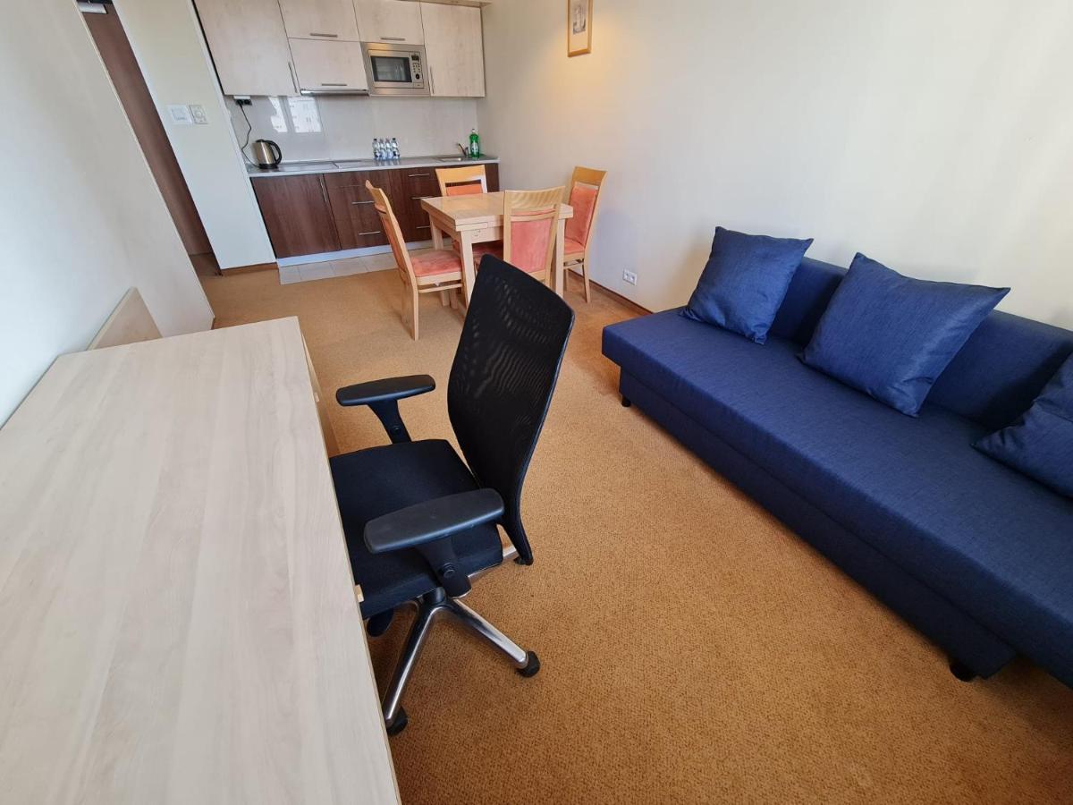 Apartment 10q - Z6 1002 Warsaw